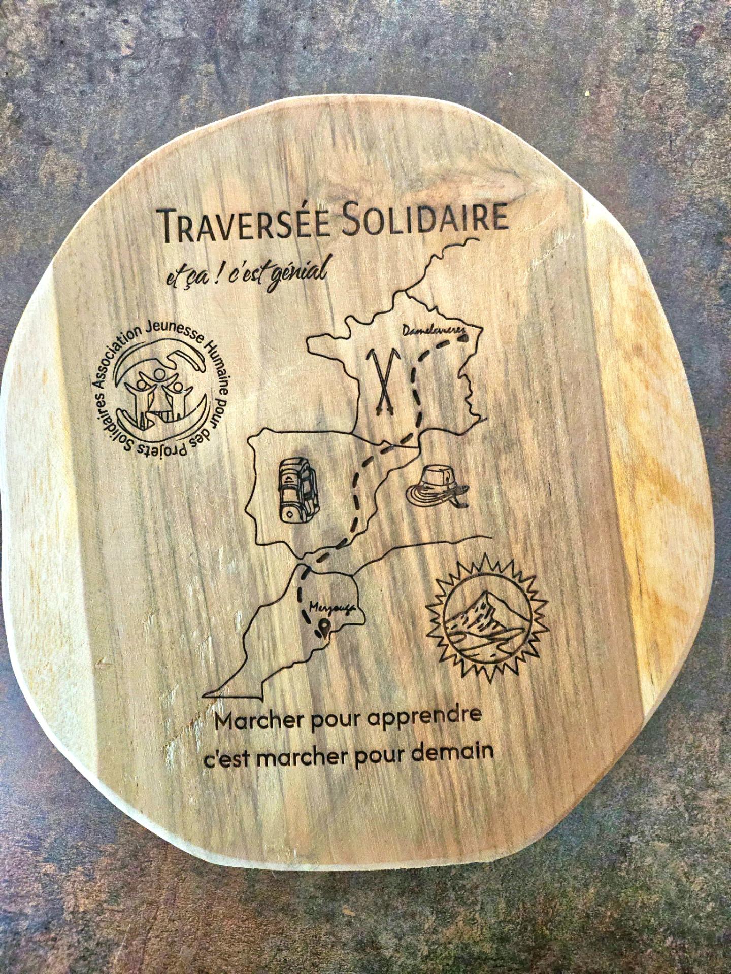 Gravure simple trophée en bois